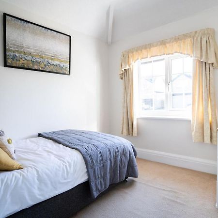 Beautiful Detached Home In Quaint Village Setting Wetherby Exteriör bild