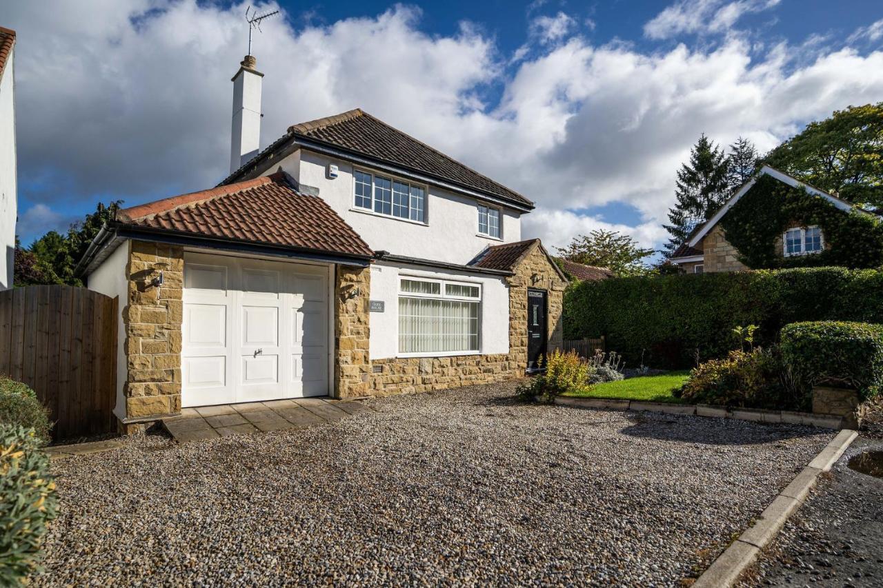 Beautiful Detached Home In Quaint Village Setting Wetherby Exteriör bild