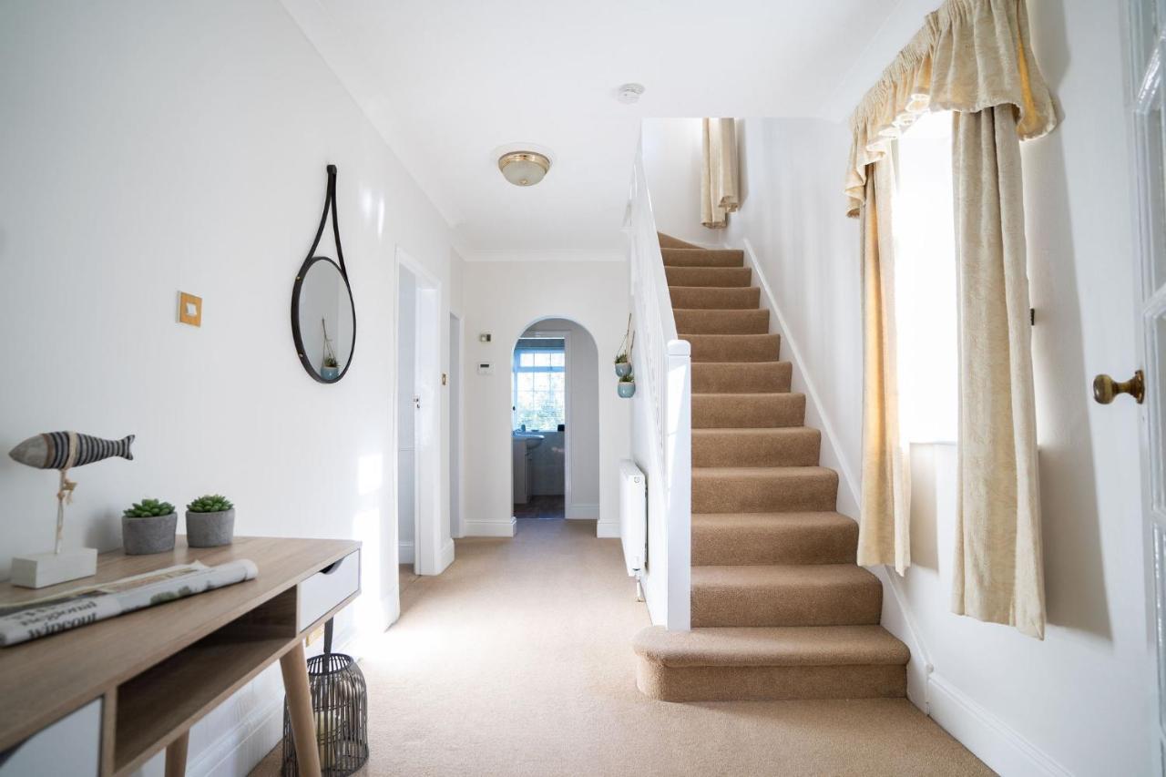 Beautiful Detached Home In Quaint Village Setting Wetherby Exteriör bild