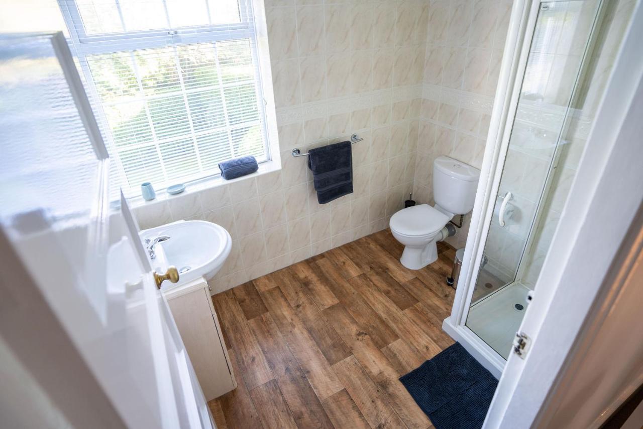 Beautiful Detached Home In Quaint Village Setting Wetherby Exteriör bild